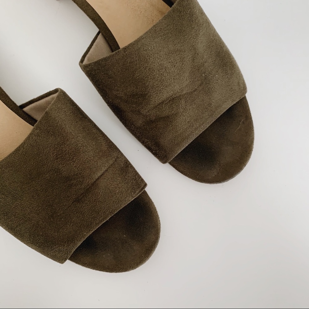 Green low heel